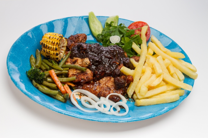 بوقلمون با سس آلوچه جنگلی